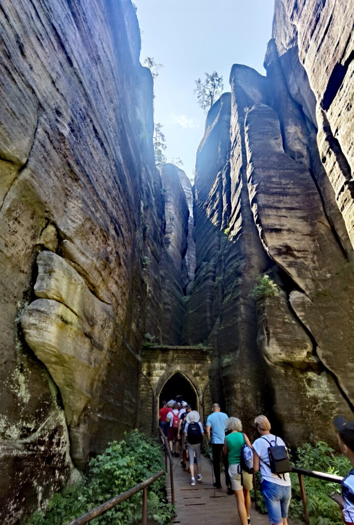 Eine besondere Schlucht zwischen den Felsen - Adersbacher Felsenstadt