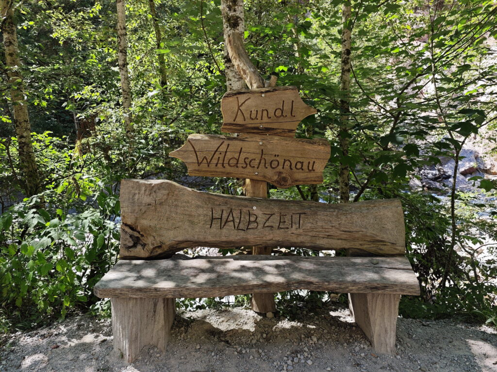 Die Halbzeit-Bank in der Mitte der Kundler Klamm