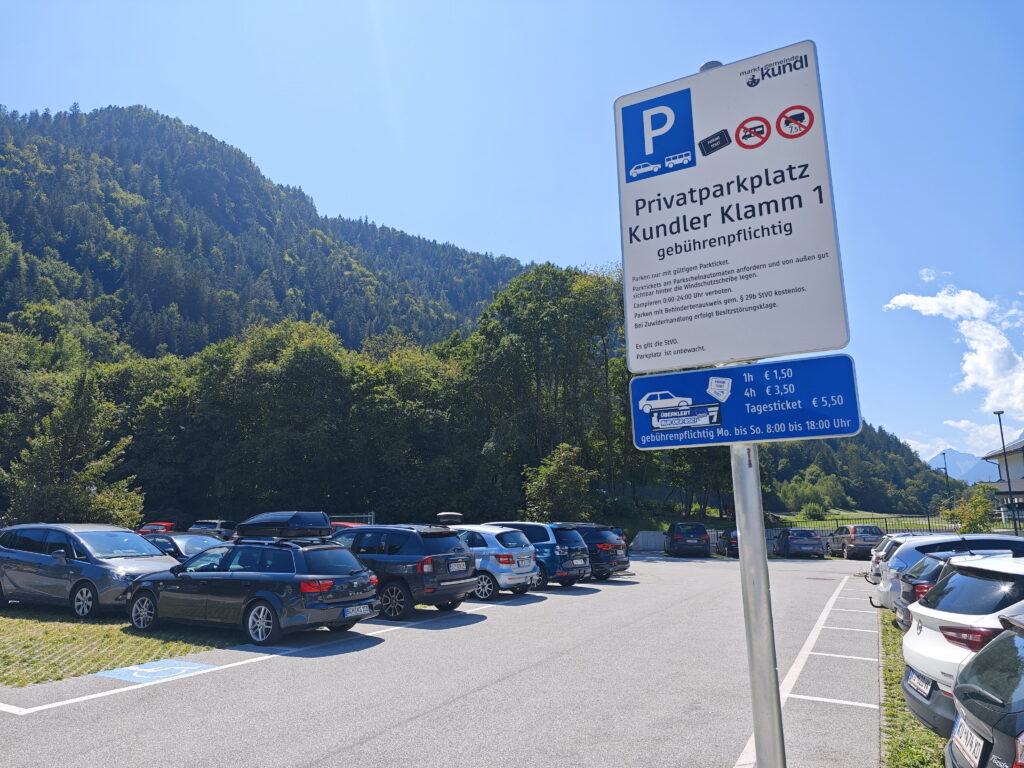 Hier kannst du an der Kundler Klamm parken - der offizielle Kundler Klamm Parkplatz