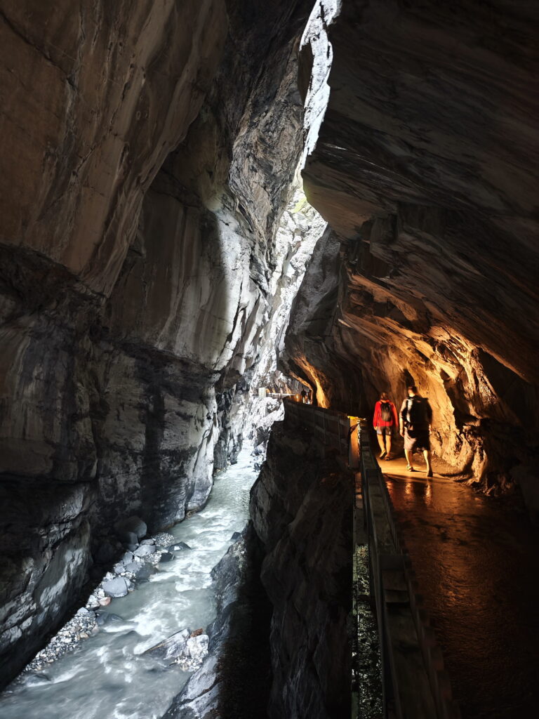 In der Taminaschlucht wandern